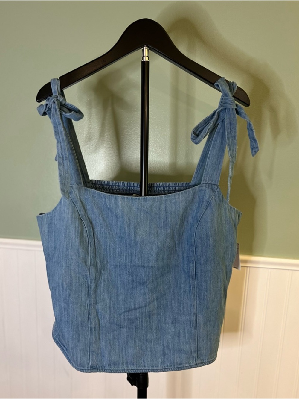 NWT- Old Navy Denim Blue Smocked Tie-Shoulder Camisole XL